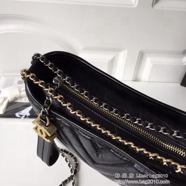 香奈兒CHANEL2018年新款V格 Chanel Gabrielle 全黑色鏈條流浪包 DSC2061